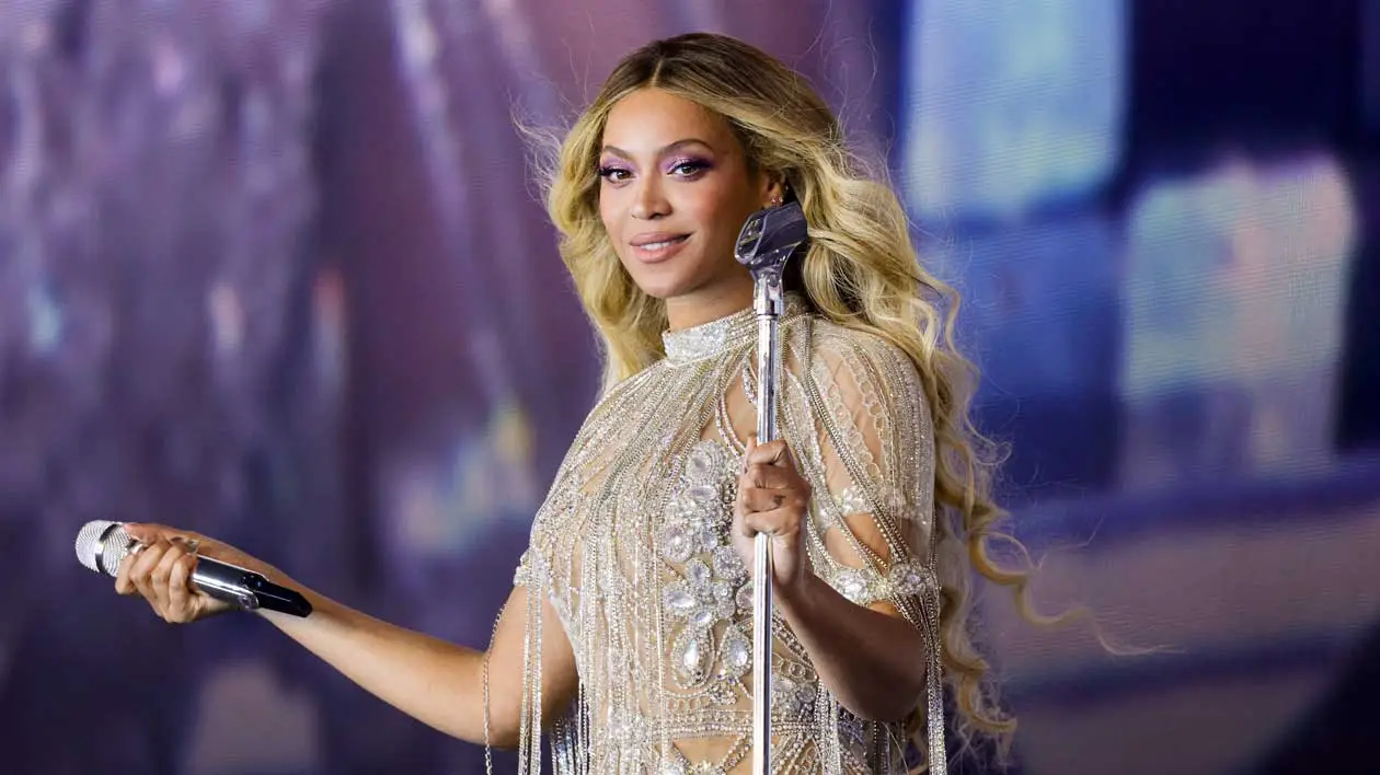 Beyonce RENAISSANCE WORLD TOUR Warsaw billboard pro 1260