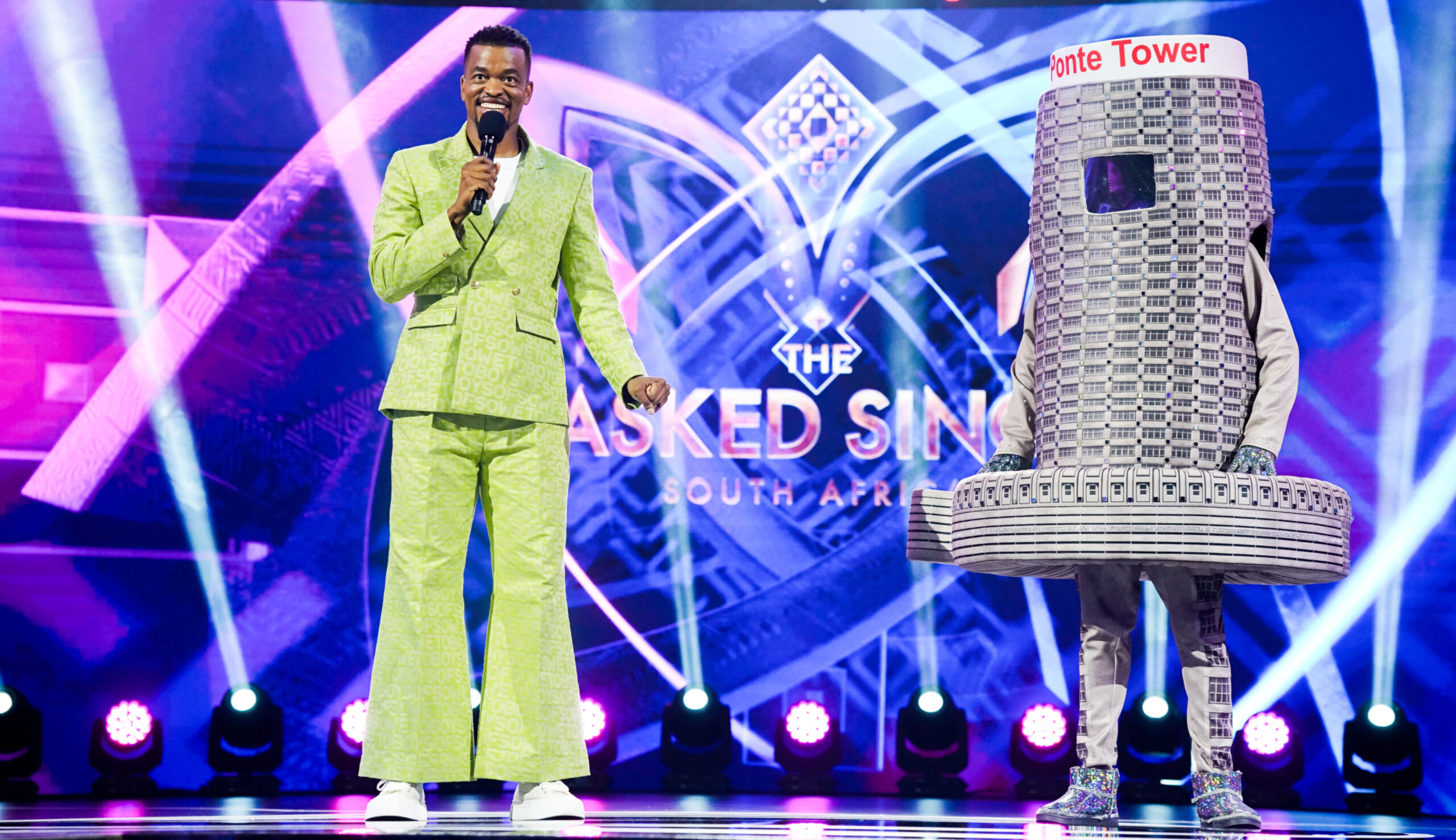Disguised as Ponte Tower, Trevor Gumbi set the Masked Singer South Africa Season 3 stage alight with a towering song-and-dance performance!